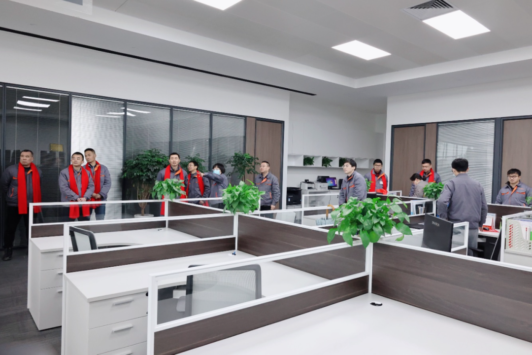 公司领导勉励纤维产品事业部再立新功.png 公司领导勉励纤维产品事业部再立新功.png